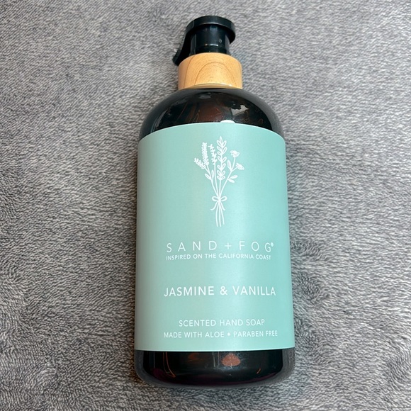 Sand + Fog Jasmine & Vanilla Scented Hand Soap made with Aloe, New - Picture 1 of 5